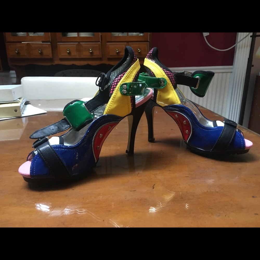 Bucco multicolored heels